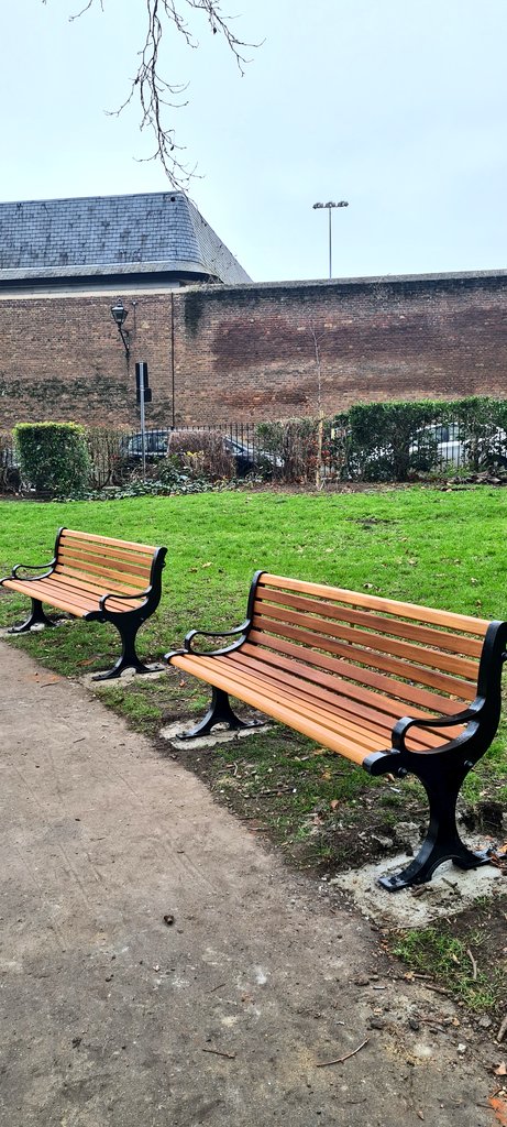 AbdalUllah's tweet photo. 1 bench in #wapping rose garden fixed,
2 new benches installed at Wapping Gardens.
#weloveWapping
#Gettingthingsdone #GreenerWapping
@Wapping_Labour @AmyL95 @LabourPandL @TH_Labour https://t.co/roetFckTlU