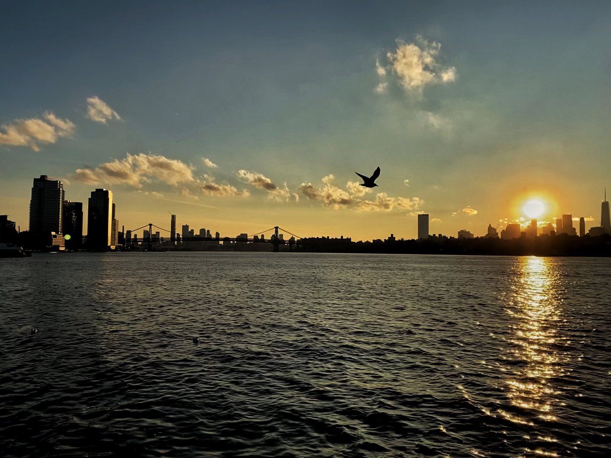 Sunset in NYC today 🧐