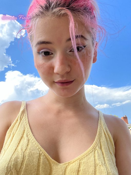 Hoy toy linda ⛅️ https://t.co/2QteC0iSPL