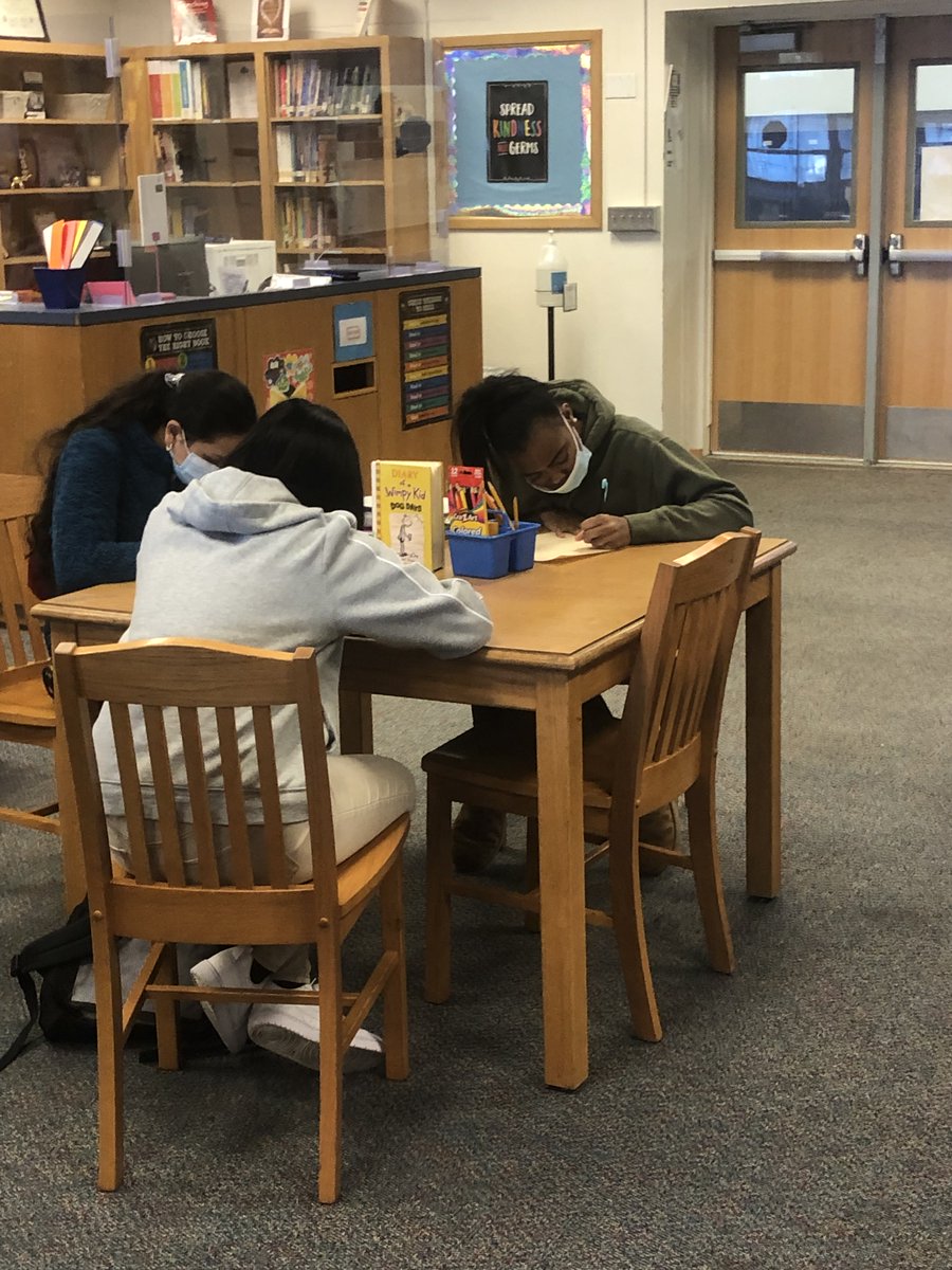 TWBrowneReads's tweet photo. Students from our Art Class are practicing their illustration skills with the help of Jeff Kinney. #mylibrarybrag #dallasisdready #dallasisd  #librarytwitter #txla #librarians #TxLA #ALA @TWBrowneTrojans @DISDREO @dallasschools  @engage2learn  @DallasReads  @LEAD_DallasISD https://t.co/eCdBvViHXY