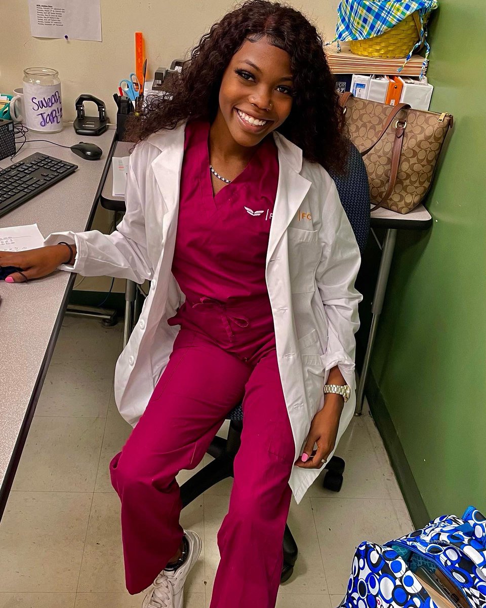 OnlyFafan's tweet photo. When I count my blessings I count you twice 🍃 🧸👩🏾‍⚕️ #Views https://t.co/ctcGubC2A6