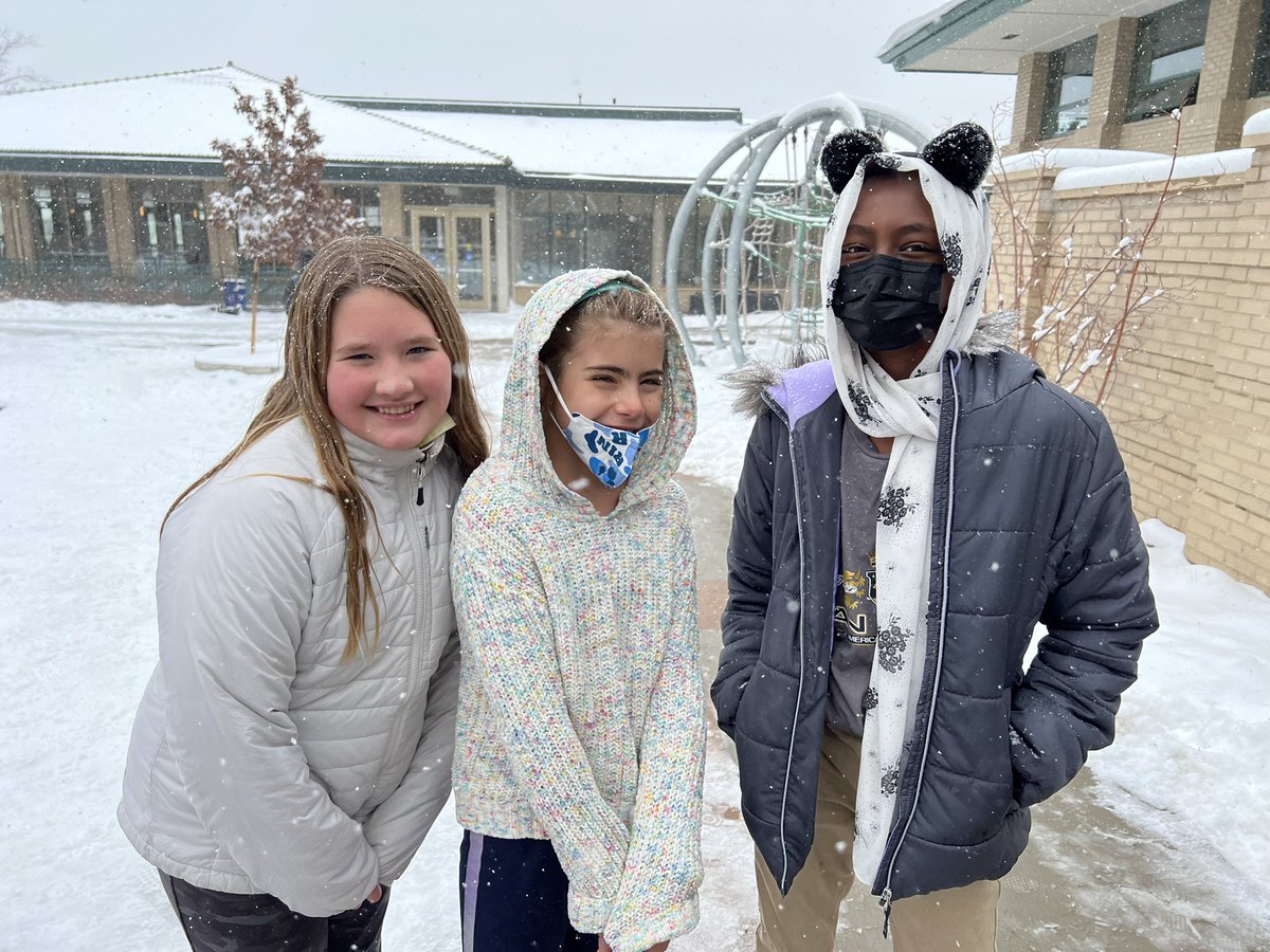 Graland's tweet photo. Snow much fun was had during recess today! ☃️ #GoGraland https://t.co/BezJUEBswE