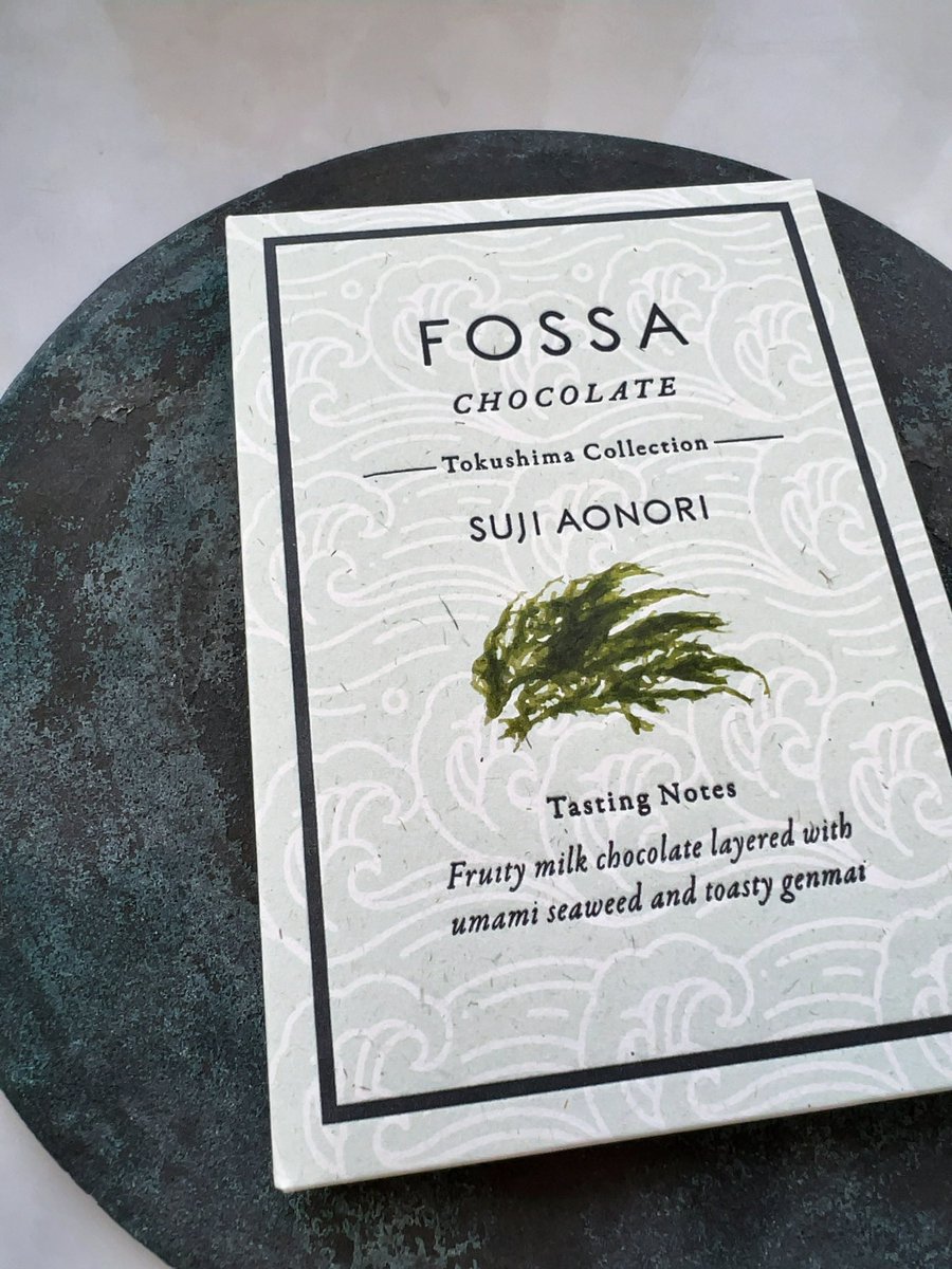 CouCou_MICCHI's tweet image. フォッサチョコレート『徳島コレクション　すじ青のり』

ハラナダークミルク64％とすじ青のりの組み合わせ！
FOSSAでいつも感じる”組み合わせた素材が美味しいことがわかる”絶妙なバランスなお味😋
この青のり食べてみたいなと思う素晴らしき1枚！✨✨✨✨