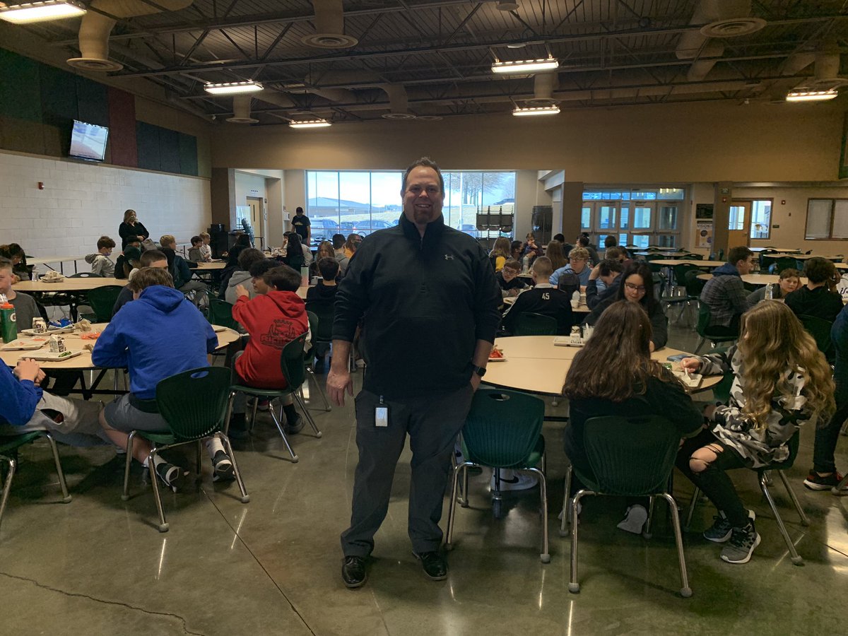Huff_teach's tweet photo. Happy 40th birthday to AP Mr. Harmon! Even on his birthday, he is  leading by example and serving the Ts! We enjoyed our lunch break while administrators monitored the lunch shifts! @bharmonGVR5 @GVNMSEagles @GV_Schools https://t.co/hSMoneNGEb