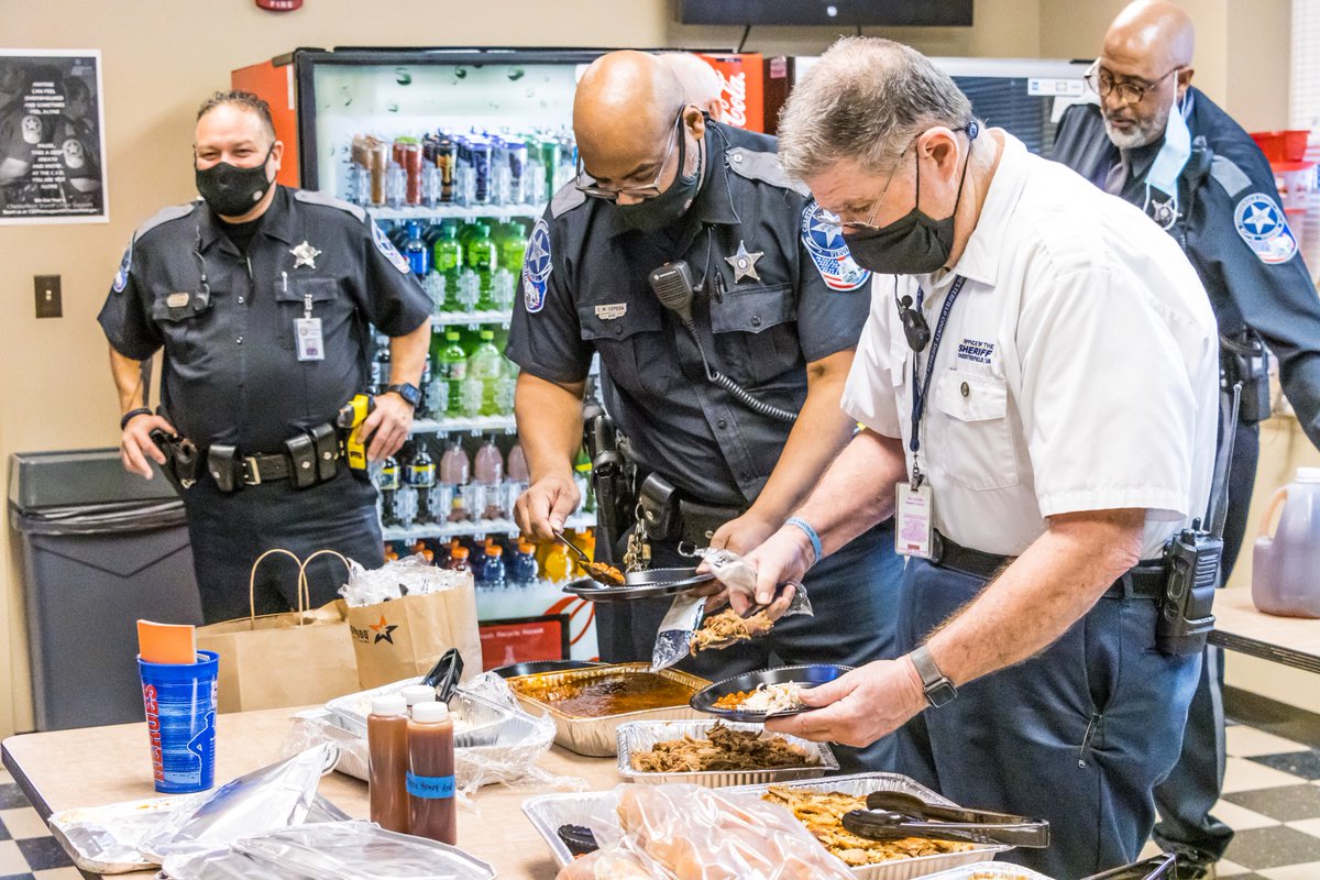 CCSOVA's tweet photo. Today, deputies at the Juvenile and Domestic Relations Courthouse were treated to lunch from Mission BBQ. Thank you Cheyenne from Mission BBQ on Hull Street for your support and full bellies. #CSOpride https://t.co/dSz3NBKUEJ