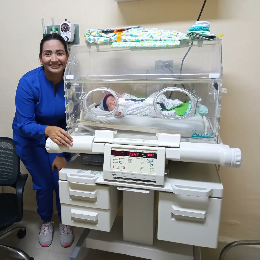 delfinbeta's tweet photo. El #14Enero me convertí en #MamaDeveloper fue el momento de más temor, amor y fe de toda mi vida.
El resultado del deploy fue el bebé más perfecto y hermoso del mundo ❤️😍 el #hackercito de mi ❤️.
Gracias a mi obstetra Dr. Andreina Candurin, la mejor; y a @UMILaMaestranza https://t.co/twnL8CJHc5