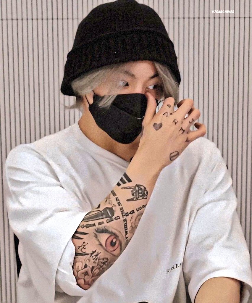 JikookLovers_'s tweet photo. esse jungkook      com      esse jimin https://t.co/cxk6c1bA3O