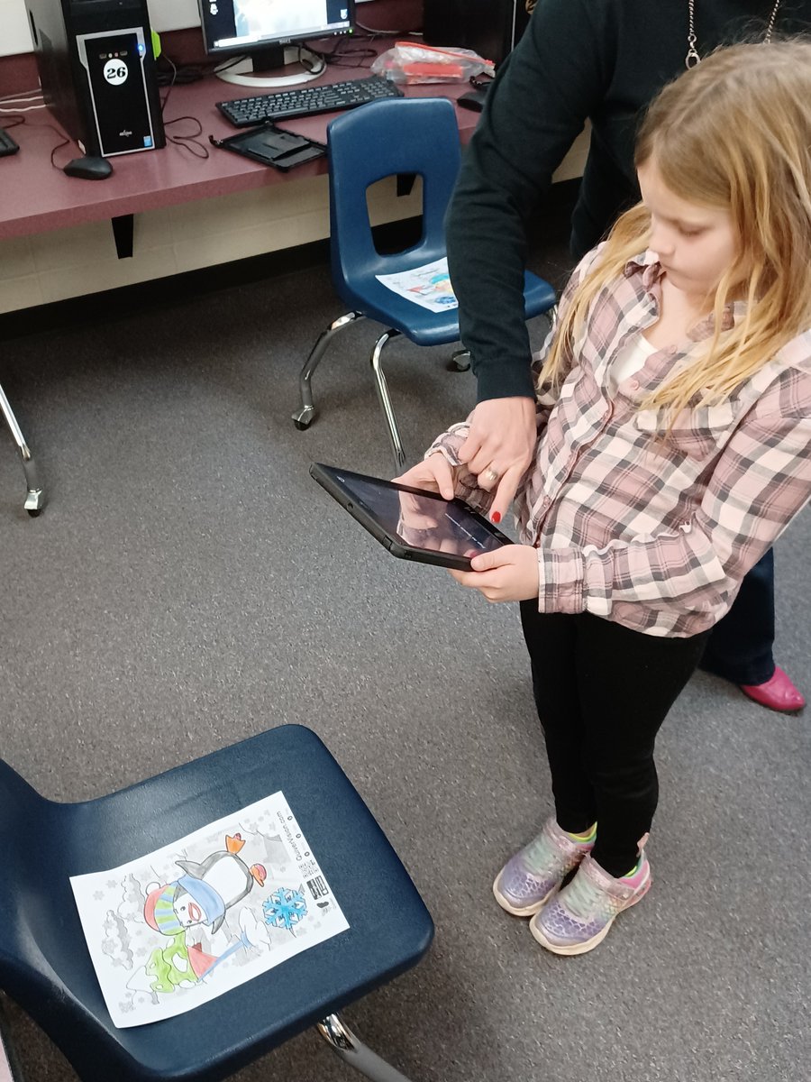 CCR2_Supt's tweet photo. S/O to @CubaElementary's Mrs. Hussey teaching S's how to do picture augmentation using iPads.  So very cool! #Wildcatpride #cooltech #engagedstudents https://t.co/WVHW9v6boS