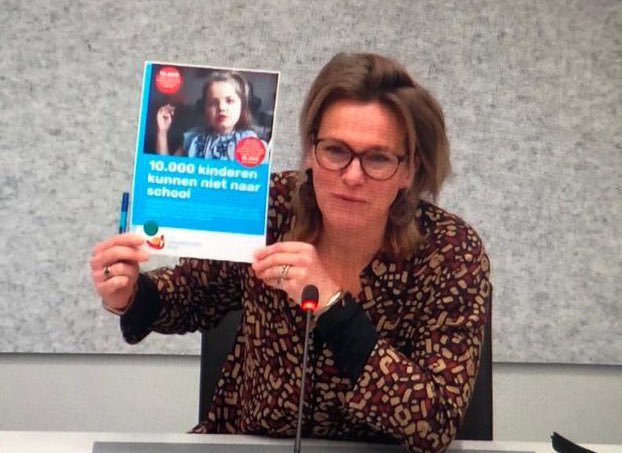 Ook Nova kan leren en ontwikkelen en wil samen met andere kinderen naar school! Mooi uitgelegd door haar moeder <a href="/aljavanmaanen/">Alja van Maanen</a> bij <a href="/HartvNL/">Hart van Nederland</a> nav petitie met 10.000 handtekeningen voor 10.000 kinderen die we vandaag aanboden aan <a href="/2eKamertweets/">Tweede Kamer</a> #SamenNaarSchool <a href="/gehandicaptkind/">Stichting het Gehandicapte Kind</a>