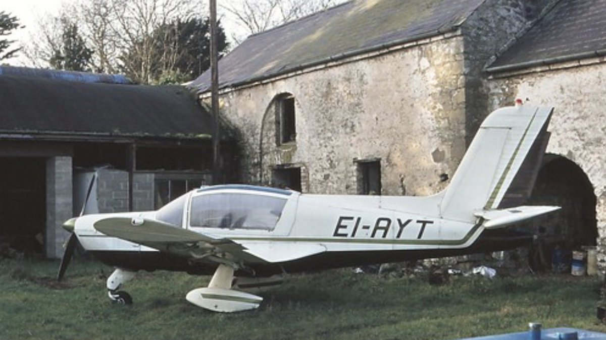 tail_dragger's tweet photo. @Sw47Ad @Callsign_Kodak @DazRyllo @scottiebateman @RobKemplay @AndyNetherwood @scan_sky @MilMonWorld @air_intel Rallye 220 EI-AYT from Dublin 1979 https://t.co/AN4OinPWXm