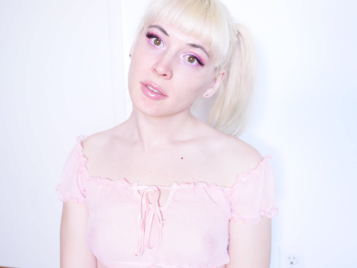 GwyndolinMoon's tweet photo. dumb blonde sissy bimbo https://t.co/HYhzRbVfKK