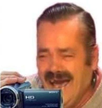 camaracompadre's tweet photo. La niña picandole   //   La persona
       la cola a                  que estaba 
  Alfredo Adame             grabando https://t.co/jnRtEy0jXP