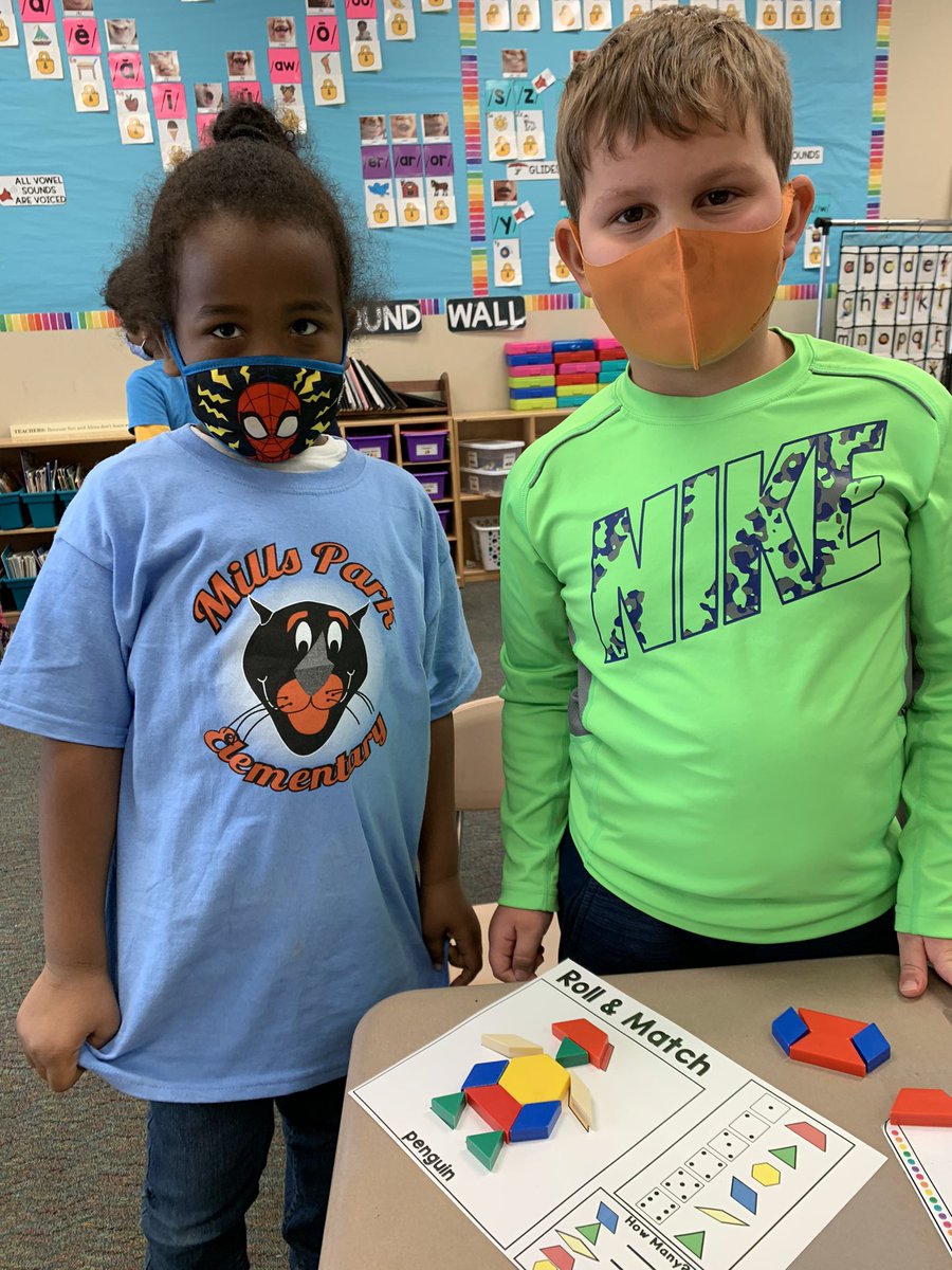 MrsYatesNLA's tweet photo. Building pictures with our shapes today 🟩🔺🟡🔷 https://t.co/1xxF3BwOHU