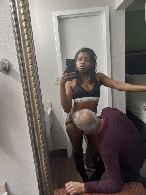 I know you wish this was you. 😈 https://t.co/ewHOFOUaij