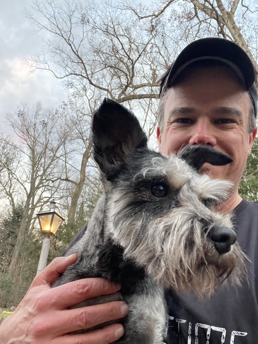 GlennMueller_jr's tweet photo. I haven’t ran for 3 weeks mainly because it’s so darn cold out, guess what it’s still darn cold out but I got a 3 miler in 26:22 min. Did I say darn cold?🥶 #running #runchat #darncold https://t.co/WZo7wSGBvS
