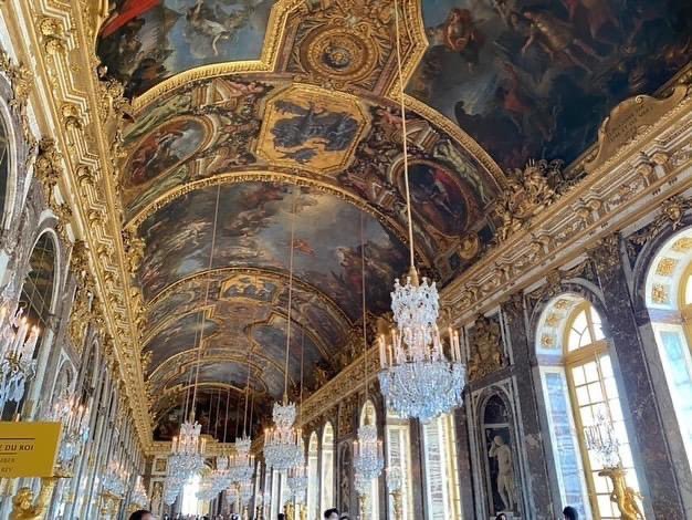 BSWBlessings's tweet photo. #FBF π While in PARIS π«π·, our mentees where able to visit the @palaceofversaillesut .
#girlswhotravel
#girlsmentors
#wecanbsw
#bswgirlsonamission
#girlsmentoringprogram
#traveling
#girlstraveltoparis
#parisfrance
#parisstyle https://t.co/fdF4gW0Gdo