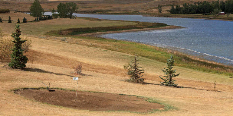ApostleEric's tweet photo. God warns us, If you refuse to enter My covenant, I will torch all your golf courses.
Ez.24:16 behold, I take away from thee the desire of thine eyes with a stroke🥴
👉Rev.8:7 1st Angel sounded and all green grass was burnt up😯 
#GodMorningMonday #Faithful #TruthCorner #PeaceDay https://t.co/48fngzagGV