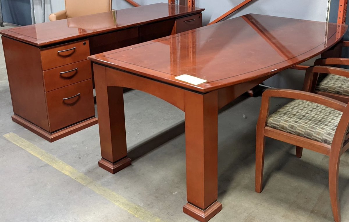 CFS_MplsMN's tweet image. Spice up your office with this Cherryman Desk and Credenza! It is on sale for $600 and is ready to be picked up. Stop by CFS at 4301 Highway 7 in St. Louis Park. #TotalWorkplaceSolutions
