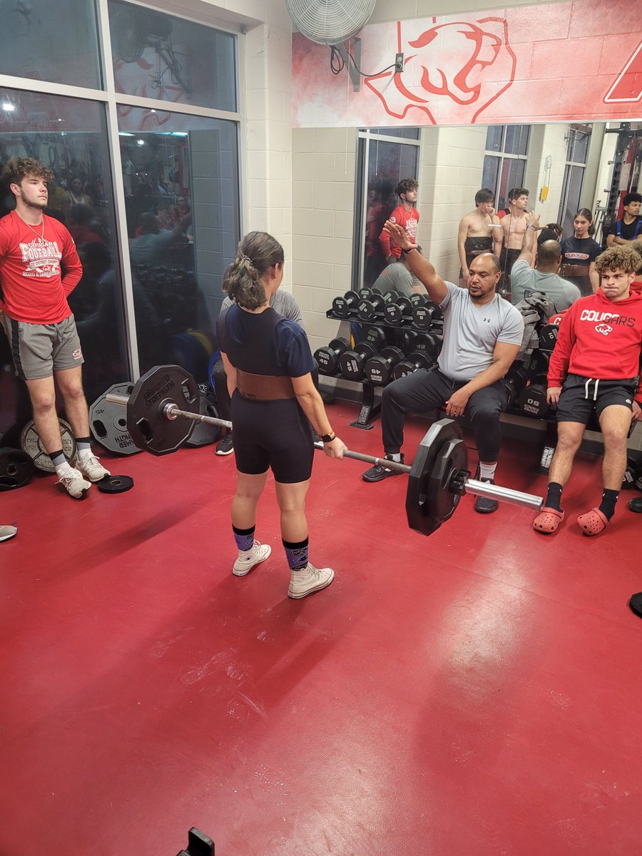 CoachChapa53's tweet photo. Proud of these athletes. Always working to better their scores. #powerlifting #texantough #hardworkworkhard https://t.co/v0RrCDx03L