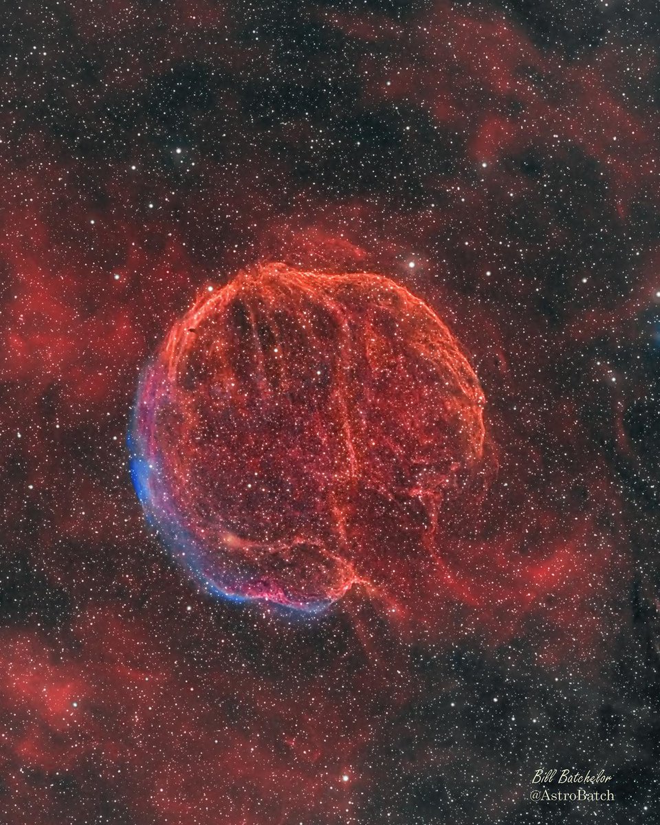 redditSpaceView's tweet photo. CTB-1 the Medulla #Nebula https://t.co/KQVaWz12V0