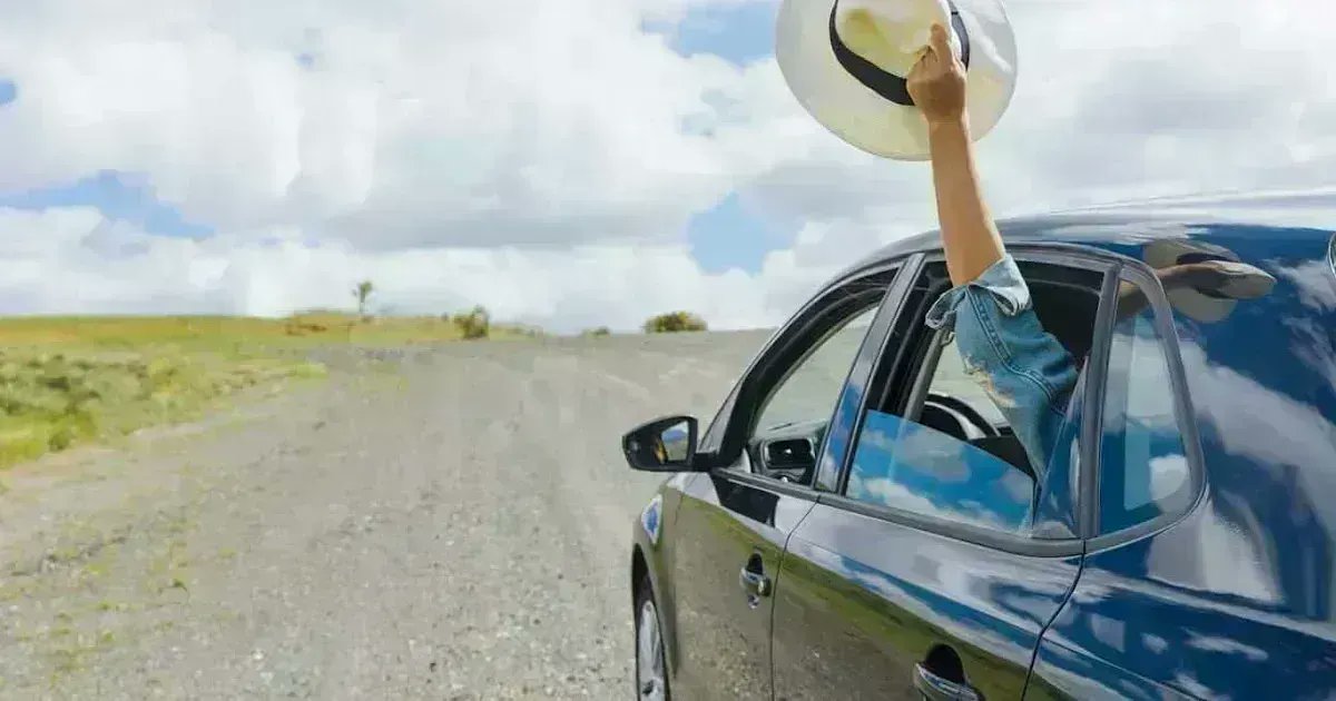 taniaxmichele's tweet photo. Protecting Yourself When You Hit the Road!  https://t.co/spriHUvSlR #driving #roadcare #roadsafety #travelling #journey #lbloggers #thegirlgang @UKBloggersRT @TheGirlGangHQ https://t.co/iuDAf8sE3b
