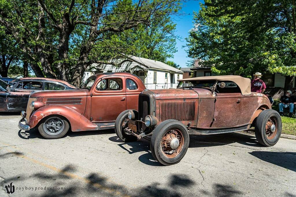 royboyprods's tweet photo. The Swanders boys have some cool rides. Seen here at the #StrayKat500 back in 2017. The show happens the first full weekend each May in Dewey, OK. #hotrod #hamb #hopup #hopuplive https://t.co/jTsmkozP7u https://t.co/xNTu4D0QGW