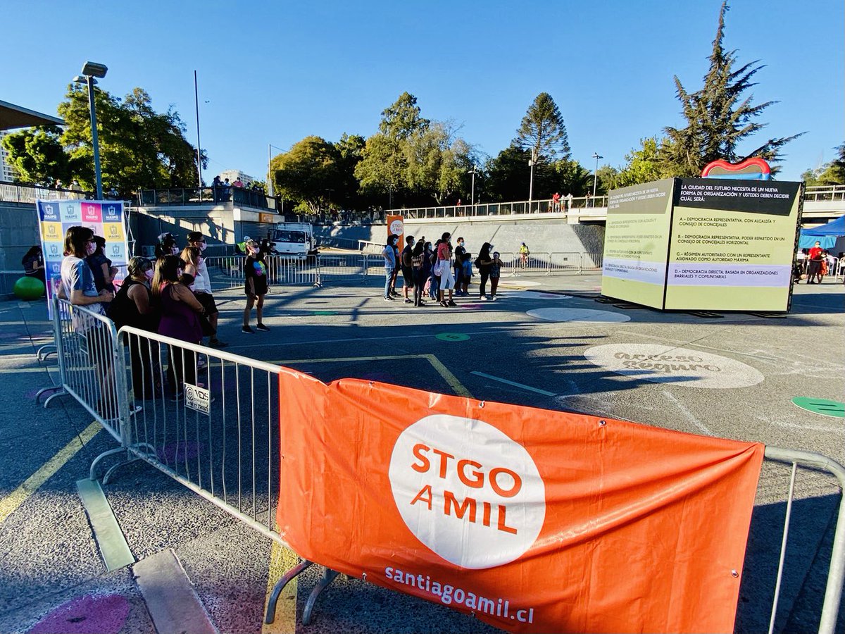 Muni_Maipu's tweet photo. ¿Cómo imaginamos #LaCiudadDelFuturo? 📣 Hoy se realizó la última presentación de #STGOaMIL en #Maipú, una experiencia colectiva de @lastesisoficial y #DelightLab que nos invitó a repensar la organización urbana y política de manera colectiva y bajo una perspectiva feminista. https://t.co/Eih6QIww4s