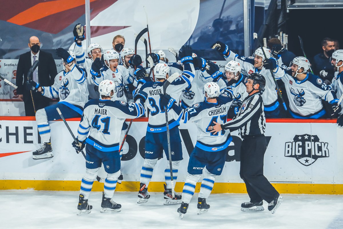 ManitobaMoose's tweet photo. Nelson Nogier, glue guy. https://t.co/QCIX51jMsZ