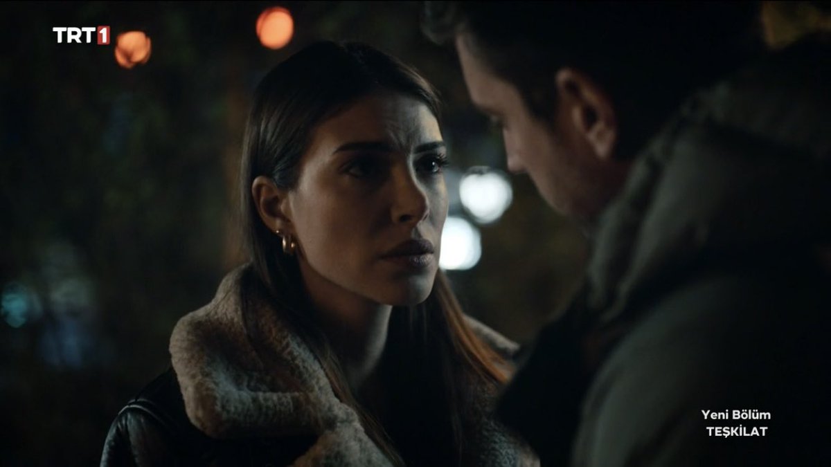 MuzikveTV's tweet photo. Deniz Baysal ve Çağlar Ertuğrul aşk itirafı sahnesini acayip güzel oynamışlar. Müzikle ortamın ruhu da mükemmel bütünleşmiş. Zehra ve Serdar’ın nasıl bir tutku ile birbirlerine aşık olduklarını görmemek için kör olmak gerek. 😍
#Teşkilat #ZehSer #SiberHamle https://t.co/4MjePNVo1D