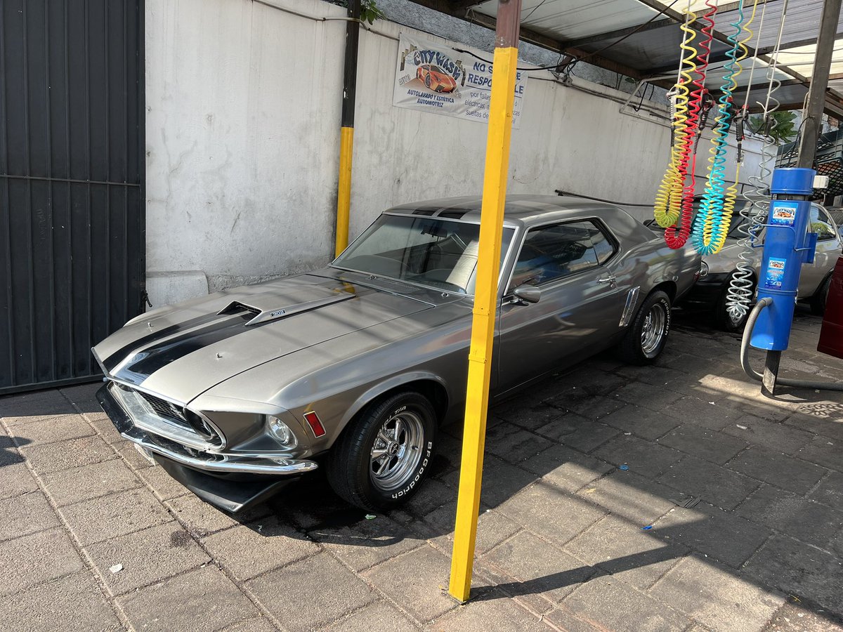 citywashmx's tweet photo. Solo en @citywashmx 💦🏎💦 #autolavado #autolimpio #lavadodemotor #ceraexpress #mustang #citywashmx https://t.co/ggVBHUMe4f https://t.co/tiWms2yvRT
