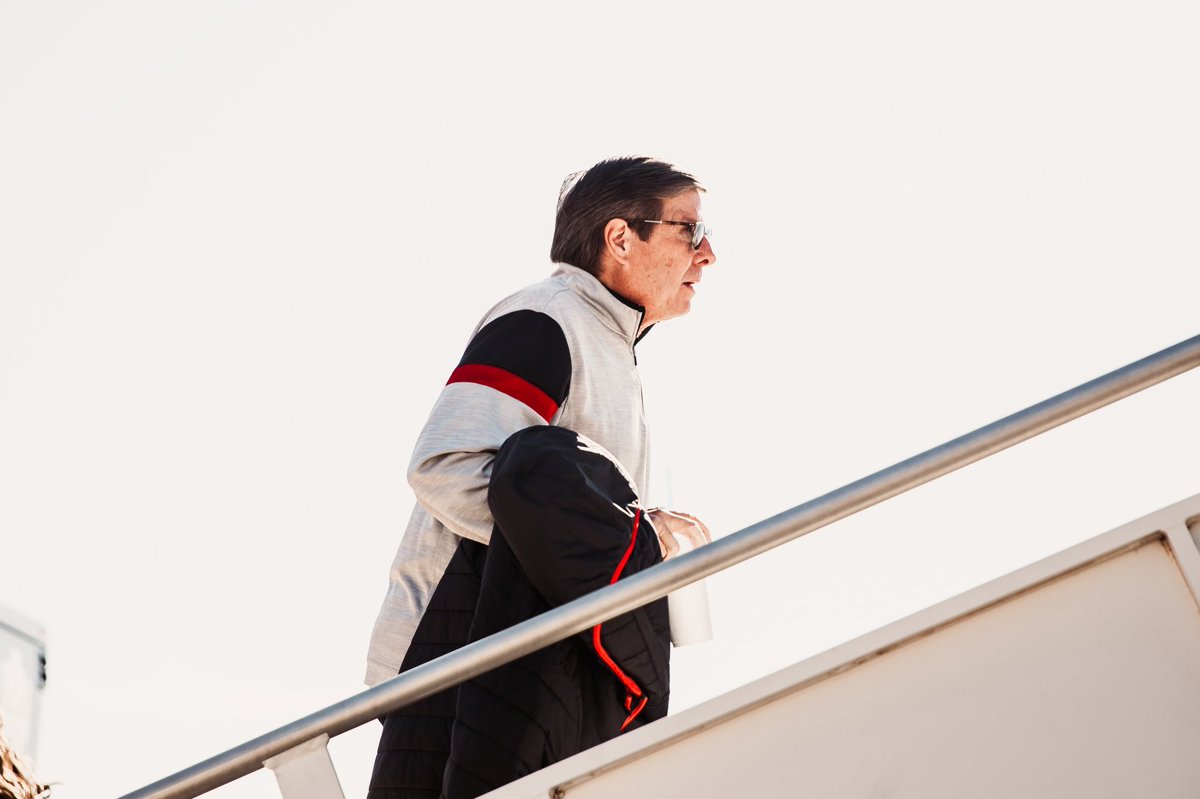 TexasTechMBB's tweet photo. He got on the plane. https://t.co/spLtC46rPt