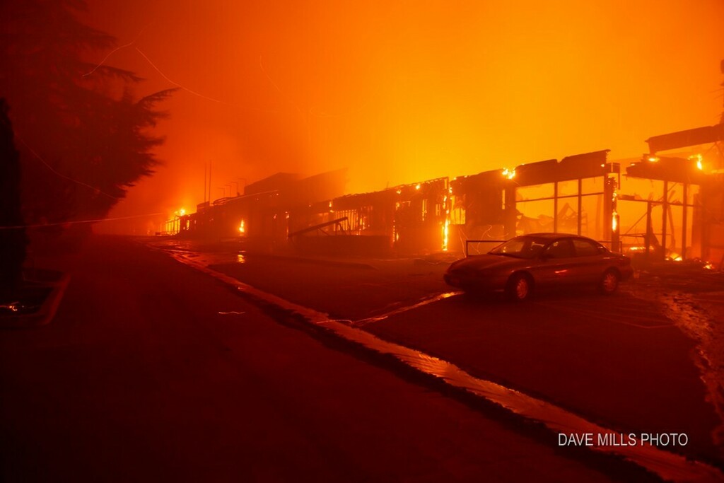 DaveMillsPhoto's tweet photo. Photos from the archives.
👇
IG | davemillsphoto
FB | davemillsphoto2015
Twitter | davemillsphoto
https://t.co/WlsTbfJ7Nm
https://t.co/9ZfsRsGcHB
https://t.co/fq0a9TuVDj
#lacofireairops
#lacountyfd
#creatnomatterwhat
#Firefightersposts
#calfire_daily… https://t.co/jUYPkFh4jJ https://t.co/H5WlCnRgiZ