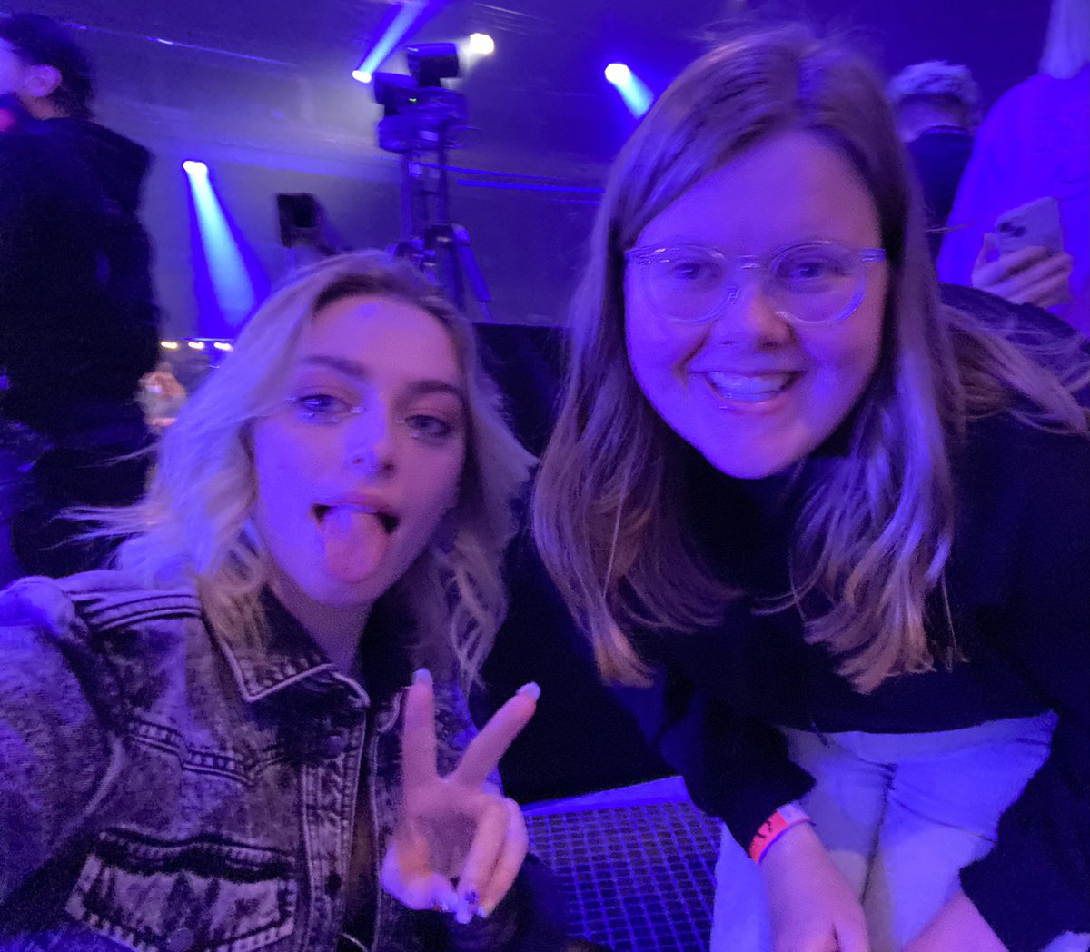 snoucksel's tweet photo. Wat een avond!!! π₯³ #24uurlive (@erzalIiefdezijn ) https://t.co/1rXSK37wiG