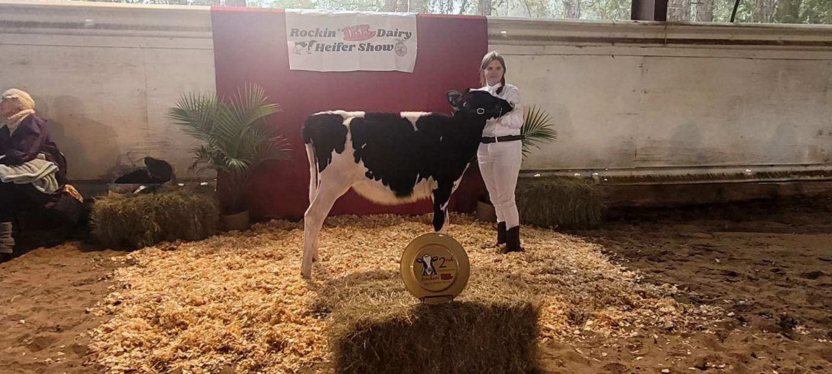 MCMS_Bulldogs's tweet photo. Congratulations to the MCMS FFA Dairy team and their wins at the past two shows! They are ready for State! https://t.co/pAxfwXDEJP
