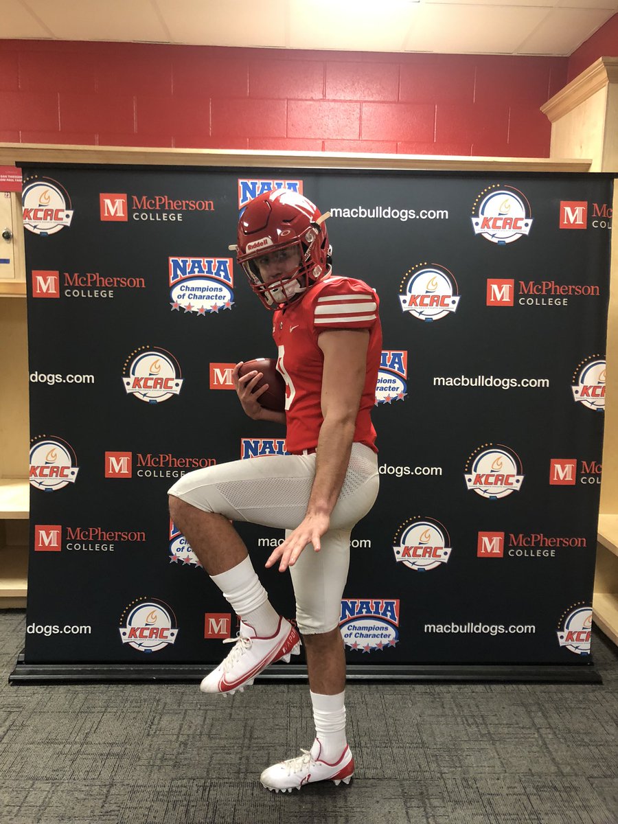 ConnerLight30's tweet photo. Thank you to @CoachJFisc @MACBulldogsFB for the great visit and letting me represent the BULLDOGS! #GoBulldogs ⚪️🔴@coachklinck https://t.co/qiRprlnZaH