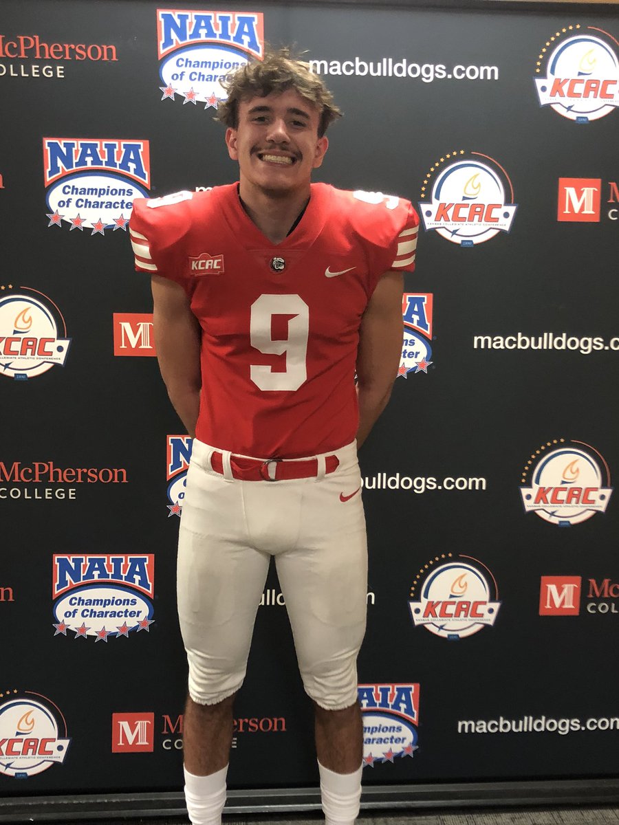 ConnerLight30's tweet photo. Thank you to @CoachJFisc @MACBulldogsFB for the great visit and letting me represent the BULLDOGS! #GoBulldogs ⚪️🔴@coachklinck https://t.co/qiRprlnZaH