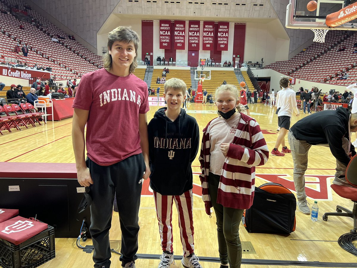 HoosierProject's tweet photo. Jake, Graham and Clara are enjoying the big game today thanks to our incredible donors! Enjoy the game guys! #iubb #HoosierTicketProject https://t.co/Y7fDIWMTSV