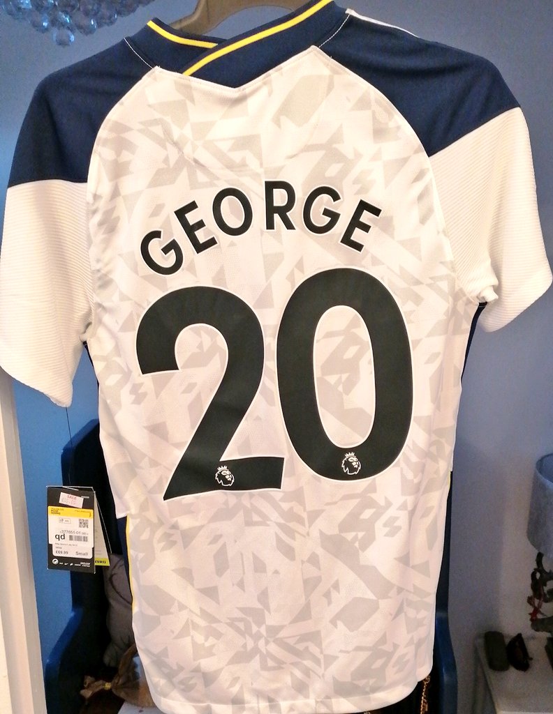 kevjohnson77's tweet photo. Football tonight minus our mate George who tragically passed away a couple of days ago. We hung his shirt behind the net and had a minutes silence. Such a sad loss. #ripgeorge https://t.co/NraI0243PG