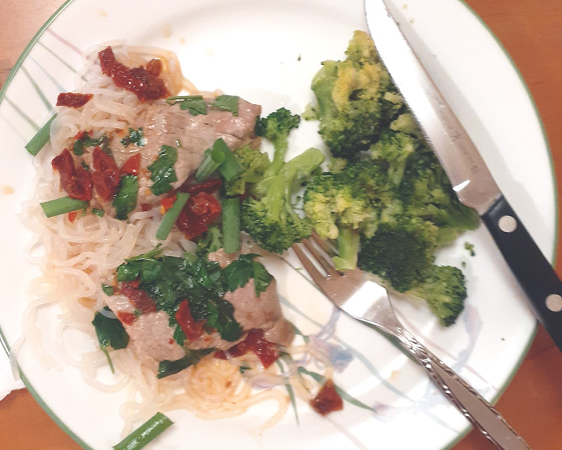 OhYouCook's tweet image. I finally got around to posting this #veal cutlets in chili-maple sauce recipe.  Easy #weeknightdinner #recipe bit.ly/3fNIxYY #kosherrecipes