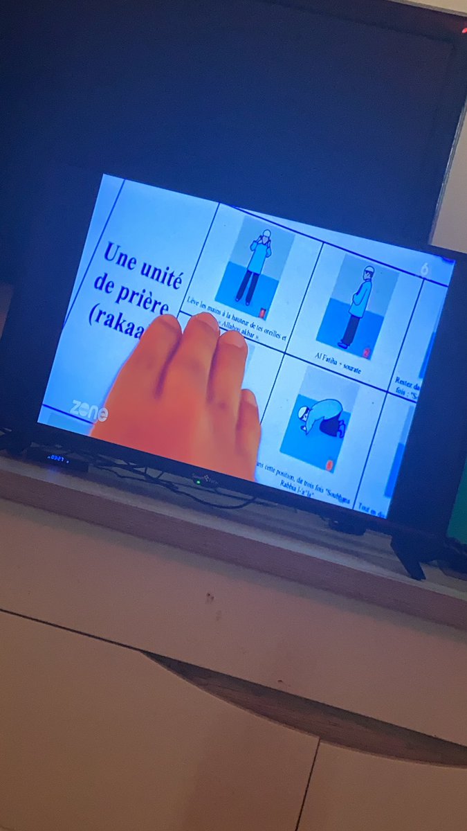 Mia35903472's tweet photo. Car on ne sais plus comment faire taire les antivax !! On passe un reportage calomnieux sur l islam . Bah oui c’est ça la réponse au Covid ?? Un reportage de merde et on oubli tout !?? !! Une honte M6 #islamophobie #IslamPaix #NotDangerous https://t.co/6b10SThDri