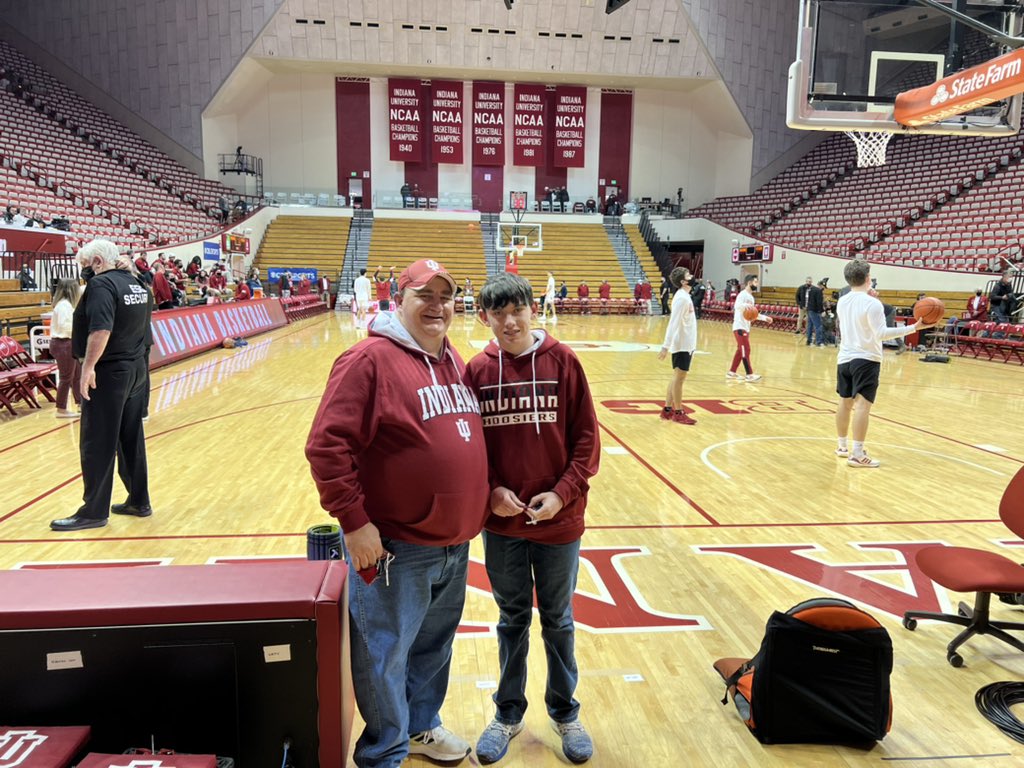 HoosierProject's tweet photo. Grant is attending his first IU basketball game with his dad Brad today thanks to an incredible donation! Even got to meet Khristian Lander during warmups. Enjoy the game guys! #iubb #HoosierTicketProject https://t.co/9KFTpVtvKT