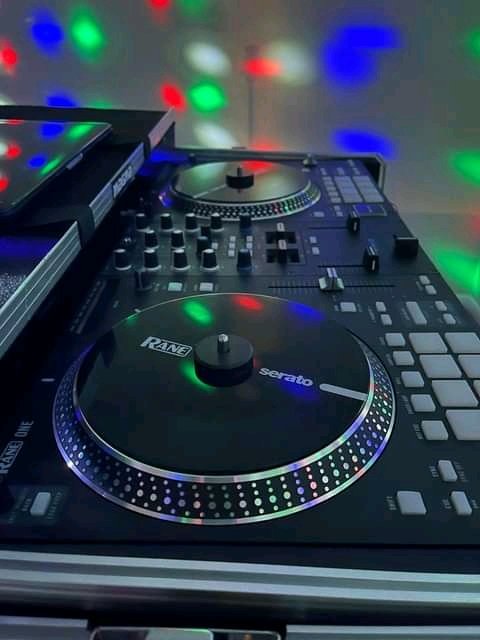 DSpurbcox's tweet photo. Its now confirmed by the president ,now shows and nars are now open #spcdeejayz ready to work with u all less work together and promote music in uganda .work with us #parties #introductions #shows etc contact us #0703804094 https://t.co/b4rOY6aU0X