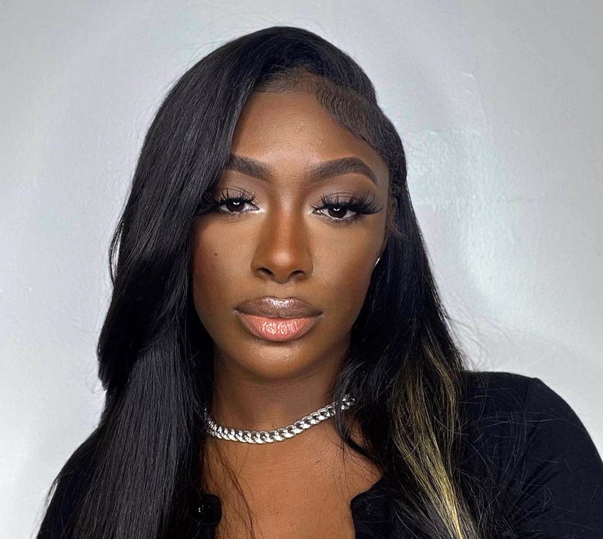 mefeater's tweet photo. Lauren Smith-Fields should be celebrating her 24th Birthday today. 

Fields was found unresponsive in her home after meeting with a white male on a dating app. We pray for justice for #LaurenSmithFields. 🙏🏽 https://t.co/7aa5e5dBcR