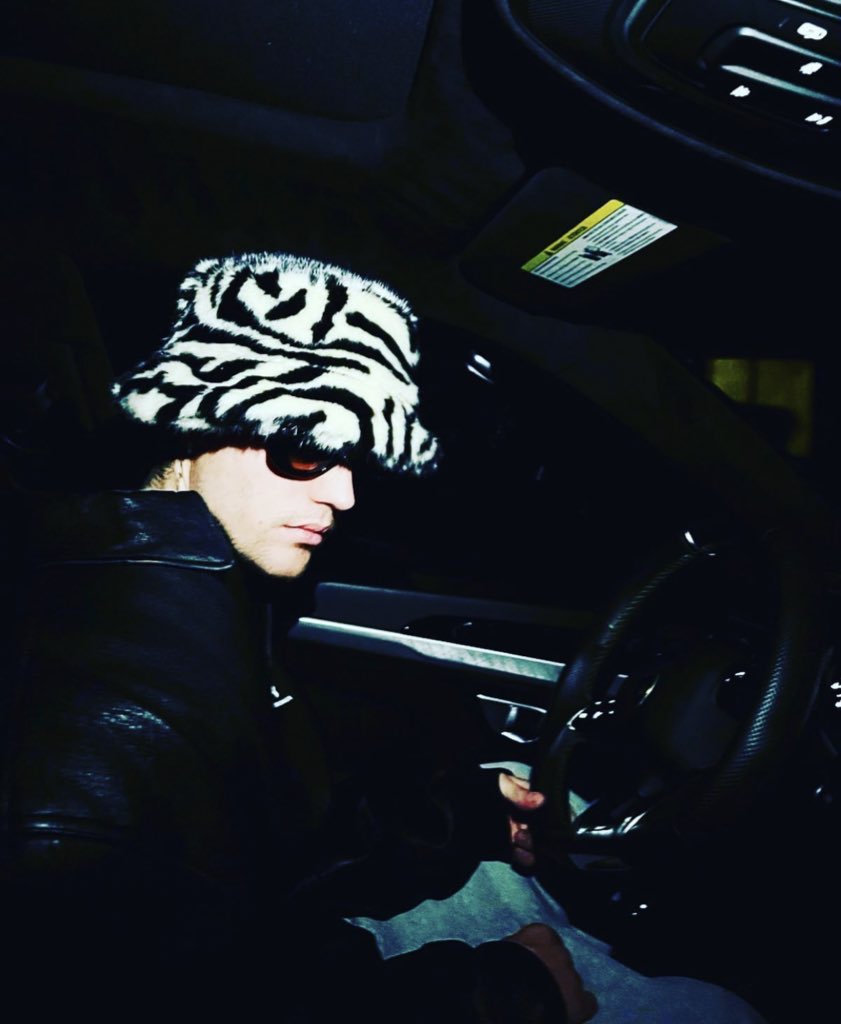 skylrhode's tweet photo. justin bieber car photos by hailey bieber 📸 https://t.co/Kca0E1c7HY