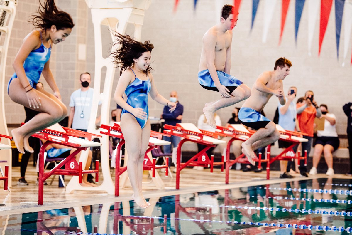 Yesterday we celebrated many personal bests, our first class of graduating seniors, and tons of Bolt spirit!!! ⚡️

We are excited for our last week of the regular season before we head to Districts on Feb 5th!! #gobolts #lightningfast 🌊⚡️