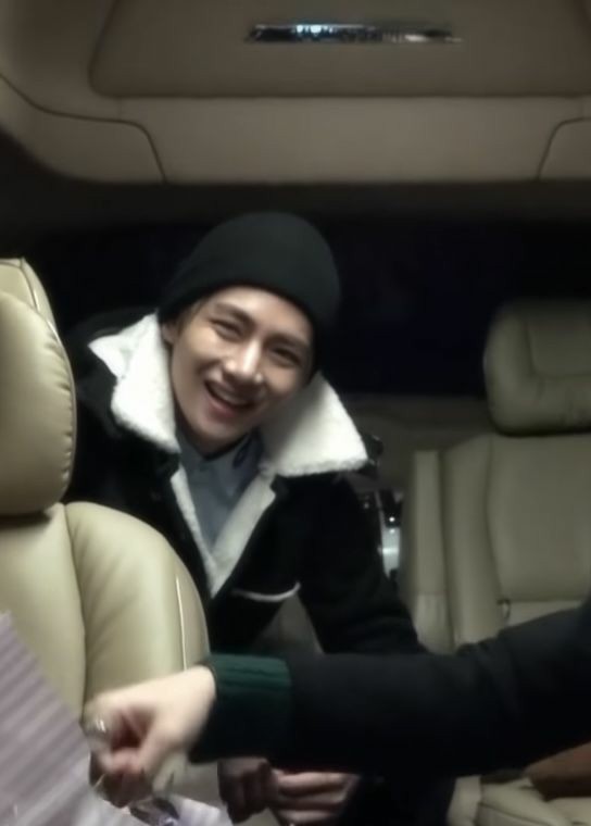 tetesmiling tweet picture