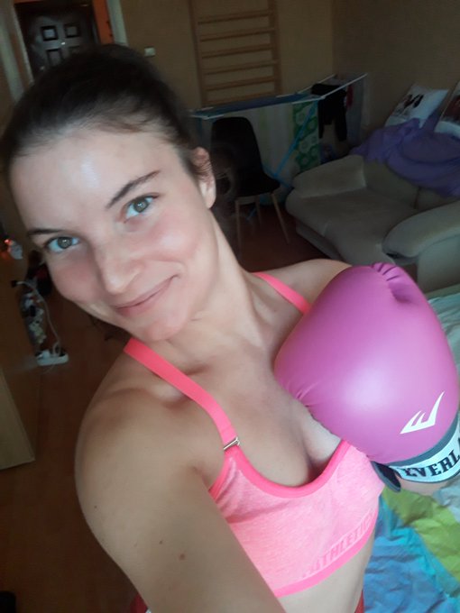 Mai edz&eacute;s előtt 😊😜 https://t.co/eoFN8an0xE