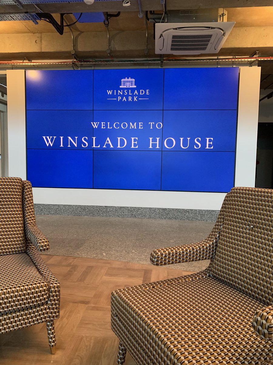 Mr_John_Harvey_'s tweet image. First tenants move into @BurringtonEstat’s incredible #WinsladeHouse tomorrow… Exciting times as #WinsladePark continues to develop over the coming months… #WorkLivePlay #IndulgeYourSpirit #Exeter #SettingNewStandards