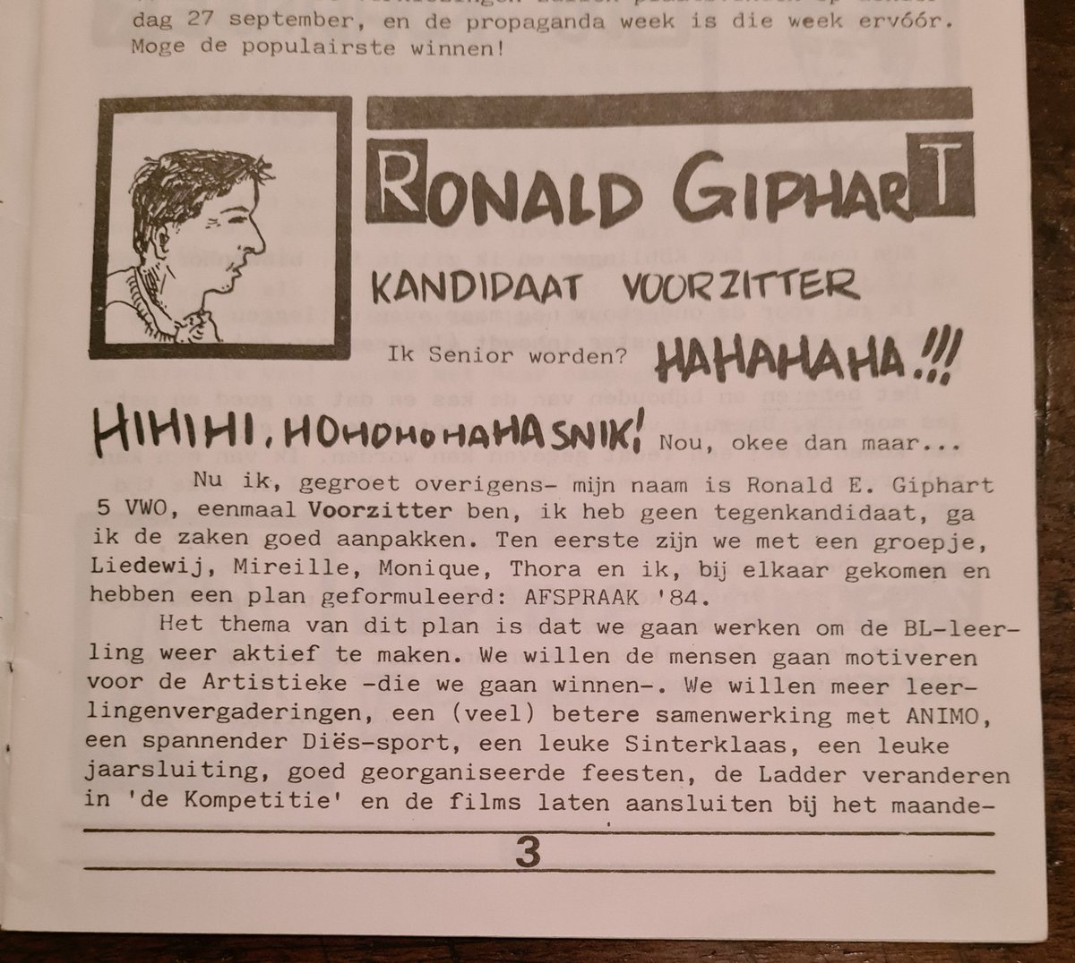 danielvanderree's tweet photo. 1984. @ronaldgiphart wilde voorzitter worden van het leerlingenbestuur ('Seniores') van mijn middelbare school (Het Baarnsch Lyceum). #schoolkrant https://t.co/DS68z9v7CA