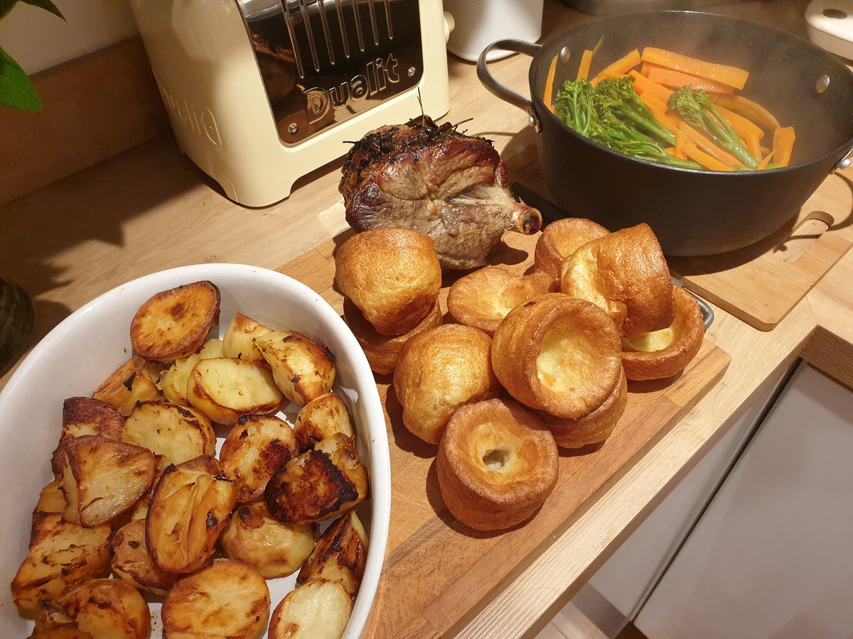 Locally reared lamb from my farmer friend Brett. A superb top of leg. Grabbed herbs from the garden, thyme, parsley, rosemary, then garlic and an onion from the homegrown store. Stuffed it where I could, sat it on a herb, onion bed. Then trimmings! #shoplocal #lamb #SundayRoast
